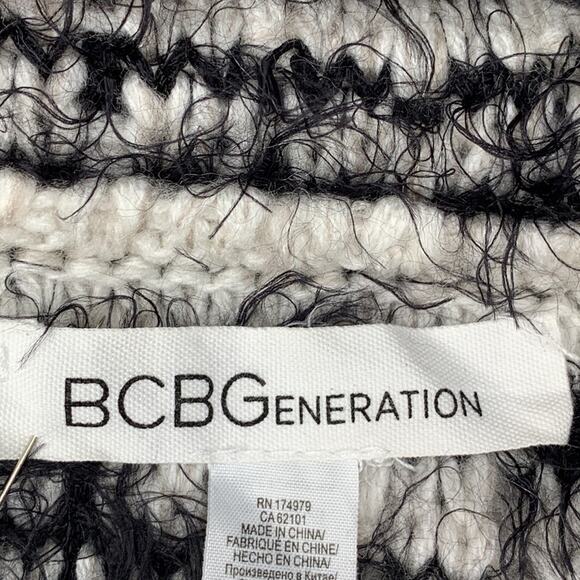 BCBGeneration Infinity Scarf Knit Black and White One Size - Picture 8 of 10